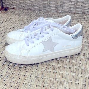 Vintage Havanas white tennis shoe